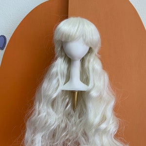 JOSIE doll wig in platinum size 6-7