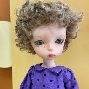 NETTIE doll wig in ash blonde size 7-8
