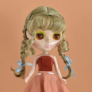 Blythe wig Daisy size 9-10 BJD and Blythe Doll Wig Ash Blonde