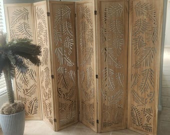 Room Divider with Leaves Carving, 6-Panel Openwork Wood Screen, Decorative Folding