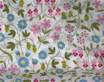100 Pima Lawn Cotton Floral Pattern Sold by the 1/2 Yard
