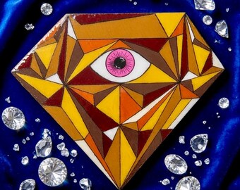 Diamant jaune fait main à partir de bois récupéré, peinture acrylique avec finition en résine