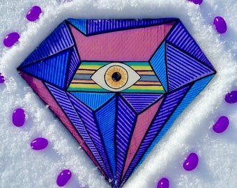 Diamond Series VII • Peinture violette à la résine du troisième œil sur bois de récupération