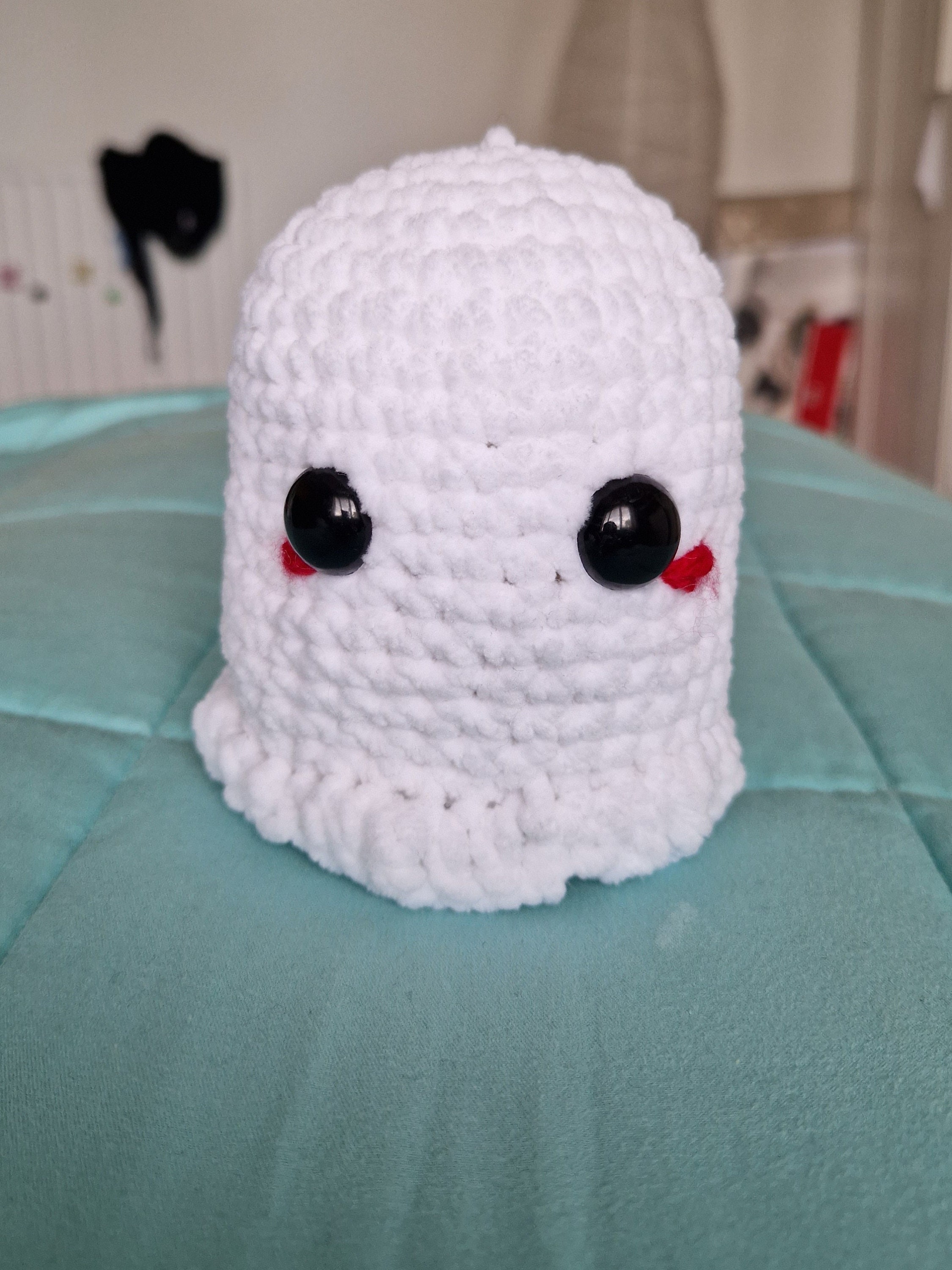 Gary the Ghost, Handmade Crochet Ghost Plushie, Spooky Autumn Amigurumi, Customisable Cheeks