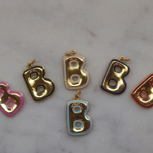 Colgante de esmalte con la letra B hecho a mano en plata de ley 925 y rodio dorado. Colgante con la letra B, medallón con dije, regalo para el Día del Padre. OFERTA.