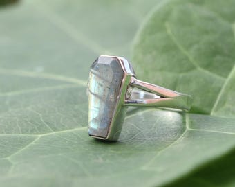 Handcrafted Coffin Labradorite Ring: Gothic Sterling Silver Bezel Setting