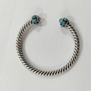 Pulsera Kada de plata de ley con turquesa – Brazalete estilo boho retorcido, joyería con piedras preciosas ajustable