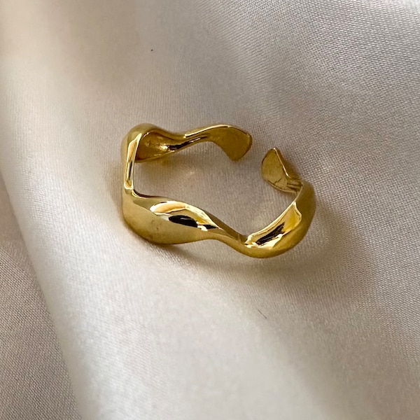 Thin Gold Ring, Wave Gold Ring, Gold Minimalist Ring, Adjustable Gold Ring, Stackable, Wave Ring, Skinny Gold Ring, Unisex, Adjustable, Gift