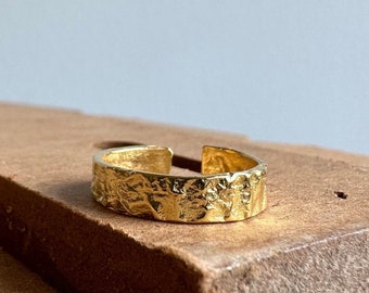 Gold dünner Ring, gehämmerter Goldring, minimalistischer Ring, minimalistischer Ring, stapelbarer Ring, verstellbarer Ring, Statementring, Unisex Ring, Geschenk