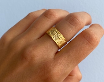 Dikke gouden ring, gouden gehamerde ring, dikke gouden ring, verstelbare ring, unisex, statement ring, stapelring, grote gouden ring, heden, cadeau