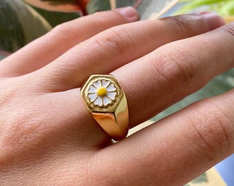 Gold Daisy Ring, Chunky Gold Ring, Signet Ring, Floral Signet Ring, Daisy Ring, Stackable Adjustable Open Ring, Flower, Flowers, Christmas