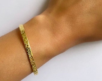 Dunne gouden armband, dunne gouden armband, gehamerde verstelbare armband, verstelbare eenvoudige armband, manchetarmband, minimalistische armband, unisex, dun