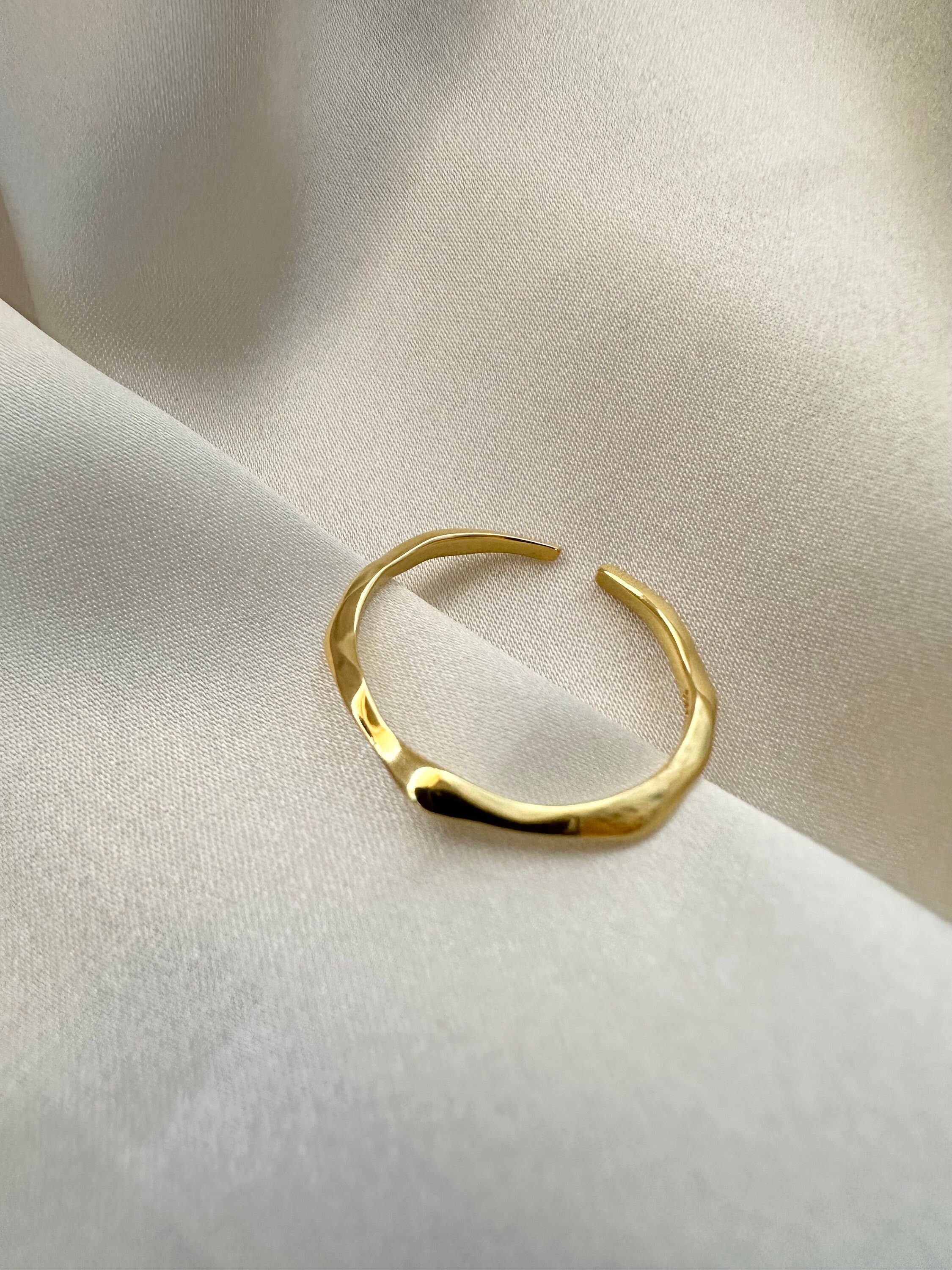 Spot Non-Fading Ring Mixed Batch Stainless Steel-Plated 18K Gold Ring  Female Adjustable Simple Ring - China Mixed Batch Stainless Steel Gold-Plated  Ring and Stainless Steel Open Female Ring price | Made-in-China.com
