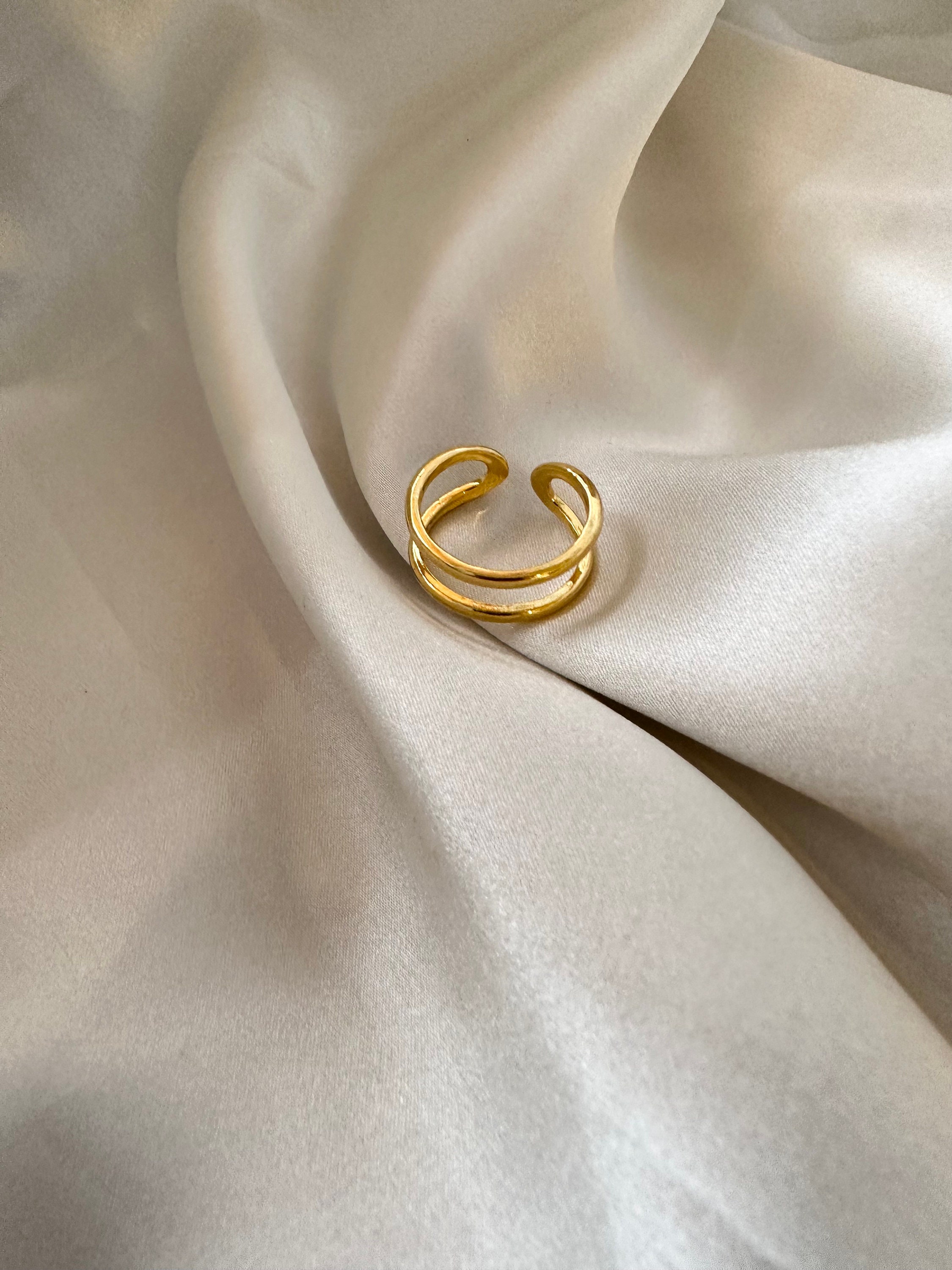 Wavy Clicker Ring – STONE AND STRAND