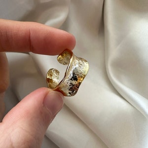 Anillo grueso de oro, anillo martillado de oro, anillo abierto ajustable apilable, anillo de declaración, unisex, anillo de apilamiento de oro, anillo de oro grueso, anillo imagen 7
