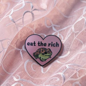 Eat The Rich Frog Enamel Pin Heart Shape Pink Toad Pin Funny Meme Pin Cute Chaos Aesthetic Gothic Humor Statement Pin DIY Craft Supply