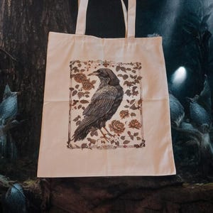 Canvas Tasche Rabe Folklore Hexenrabe mit Blumen Wald Print Rosenblätter Blüten The Raven Tarot Karte Cute Jutetasche