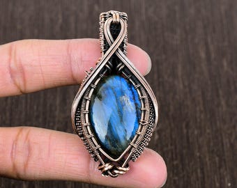 Ciondolo in rame con labradorite a forma di faccia di toro, ciondolo avvolto in filo di rame, gioielli in rame, gioielli estivi, collana con ciondolo in labradorite Ciondolo in rame con labradorite a forma di faccia di toro, ciondolo avvolto in filo di rame, gioielli in rame, gioielli estivi, collana con ciondolo in labradorite