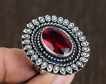 Anillo de granate en plata de ley oxidada: joyería bohemia con estilo, talla 8.5 (EE. UU.)