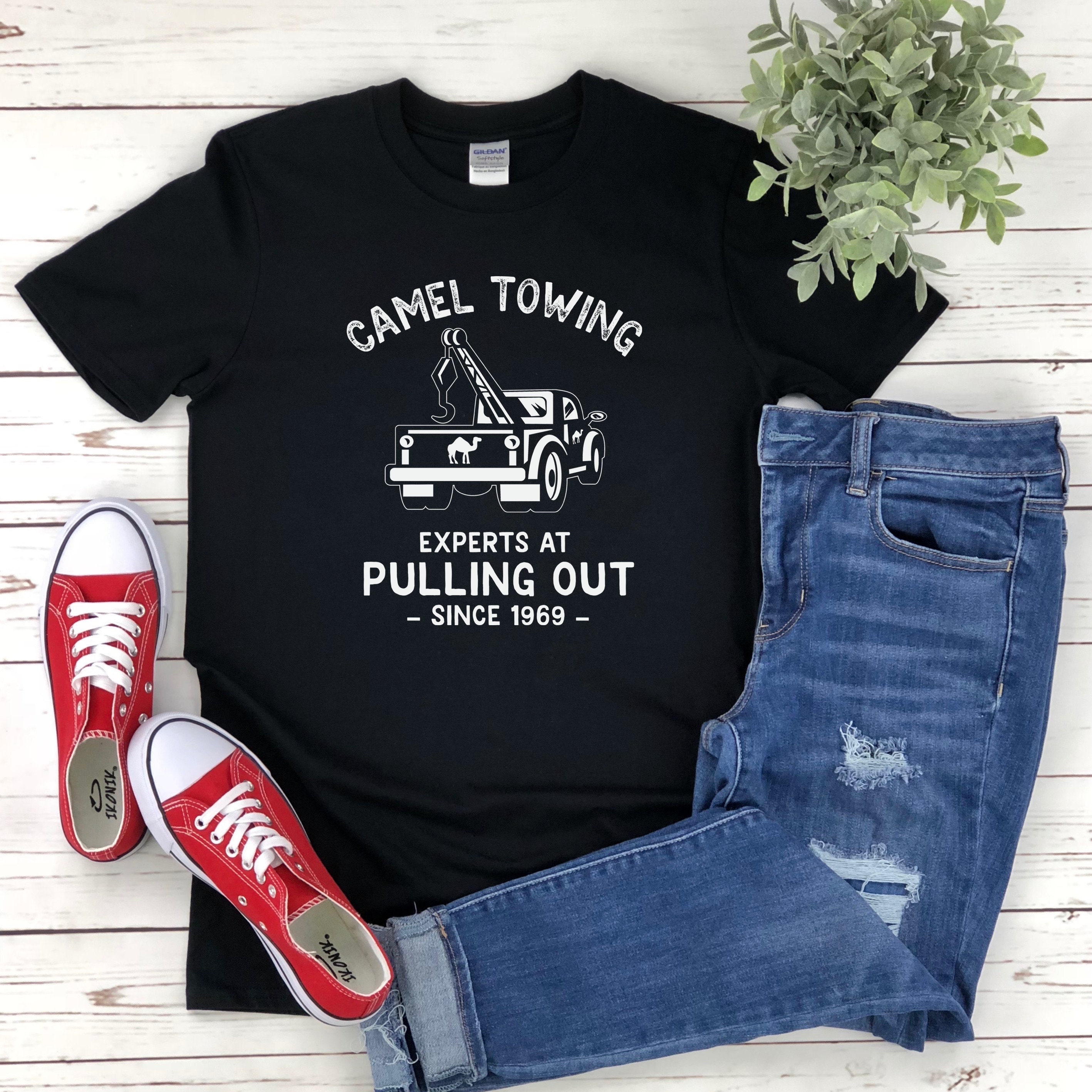 T-shirt Uomo Divertente 'Camel Towing' – Maglietta Novità Regalo, 100% Cotone
