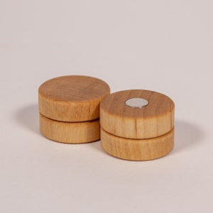 4 Fridge Magnets made out of Maple | Handmade from Solid and High Quality Wood for a pin wall or as a gift