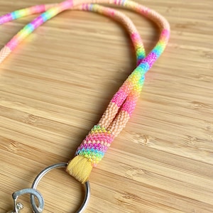 Cordón con cuentas de sorbete naranja