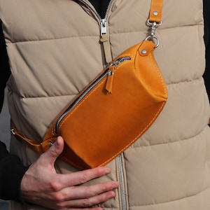 Geschenk für ihn, Leder Fanny Pack, Orange Gürteltasche, Herren Geschenk, Mann Fanny Pack, Leder Gürteltasche, Crossbody Bag, Vollnarbenleder Geldbörse