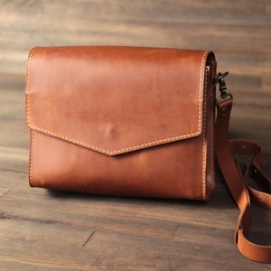 Sac à main en cuir en cuir, cadeaux personnalisés pour elle, petit sac à bandoulière en cuir pour femme, sac à bandoulière fait main, sac à bandoulière mignon