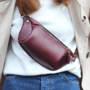 Umhängetasche, Marsala Ledertasche, kleine süße Crossbody-Tasche, Leder Gürteltasche, Leder Bumbag, Leder Hip Bag, Crossbody Beutel