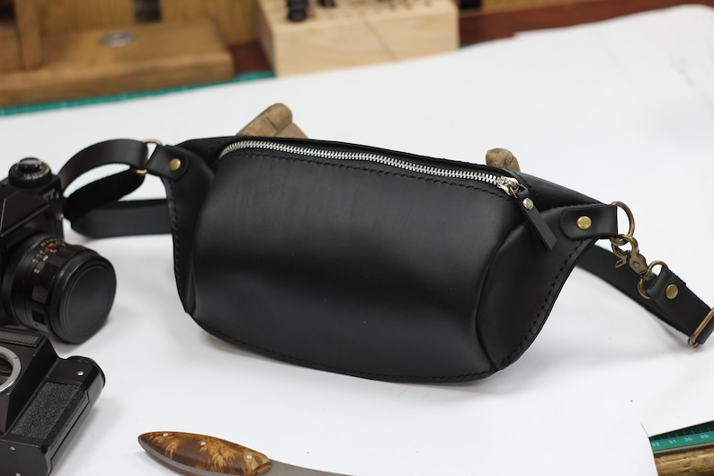 Leather fanny pack, fanny pack, belt bag, hip bag, bum bag, festival bag, clothing fanny pack, Leather Hip Bag, waist bag, fanny packs women imagem 5