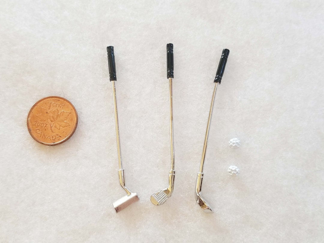 Miniature Golf Club Set, 3 Clubs With 2 Balls, Putter, Chipping Wedge