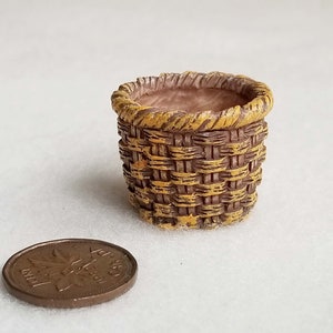 Miniature Resin Planter Pot, Miniature Wicker/Rattan style Plant Pot, 1 pc, MM153