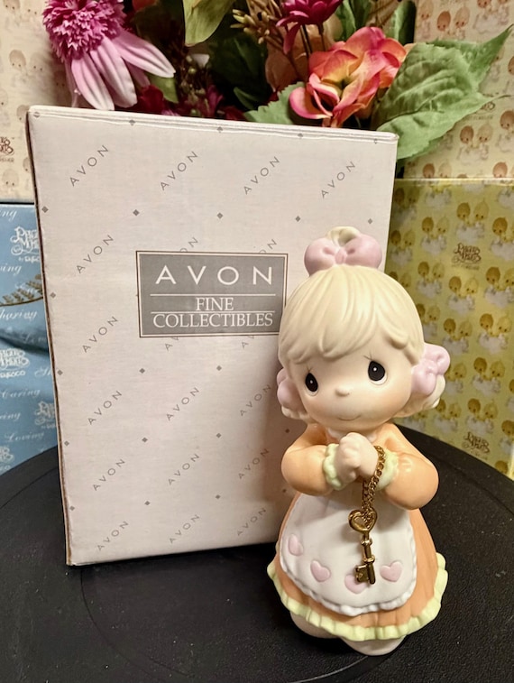 Precious Moments “Love Is the Key” – 1998 Avon Exclusive (#482242)