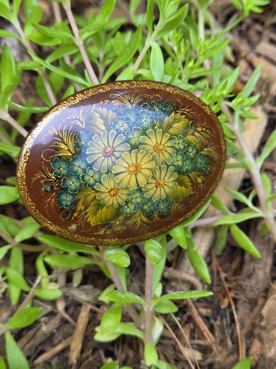 Daisy Brooch Flower Bouquet Retro Collectible Pin Handpainted View 6