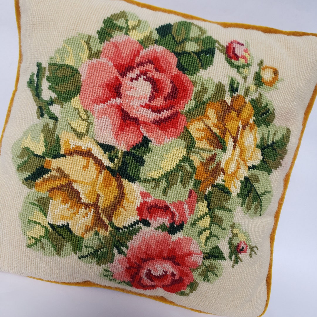 Needlepoint Pillow Flower Floral Theme Retro Collectible - Etsy