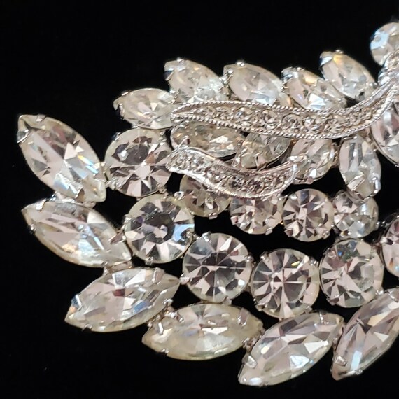 Vintage Brooch Designer Weiss Rare Retro Collecti… - image 4