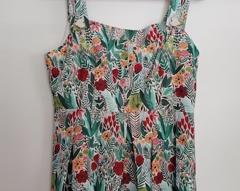 Dress Beulah Size Large Designer Fashion New with Tag Flower Pattern