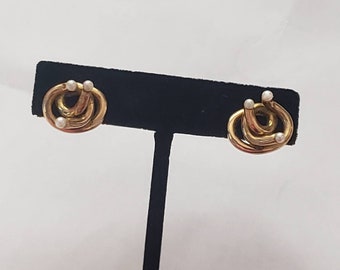 Pearl Earrings 14k Yellow Gold Estate Stud Earrings Off Shape