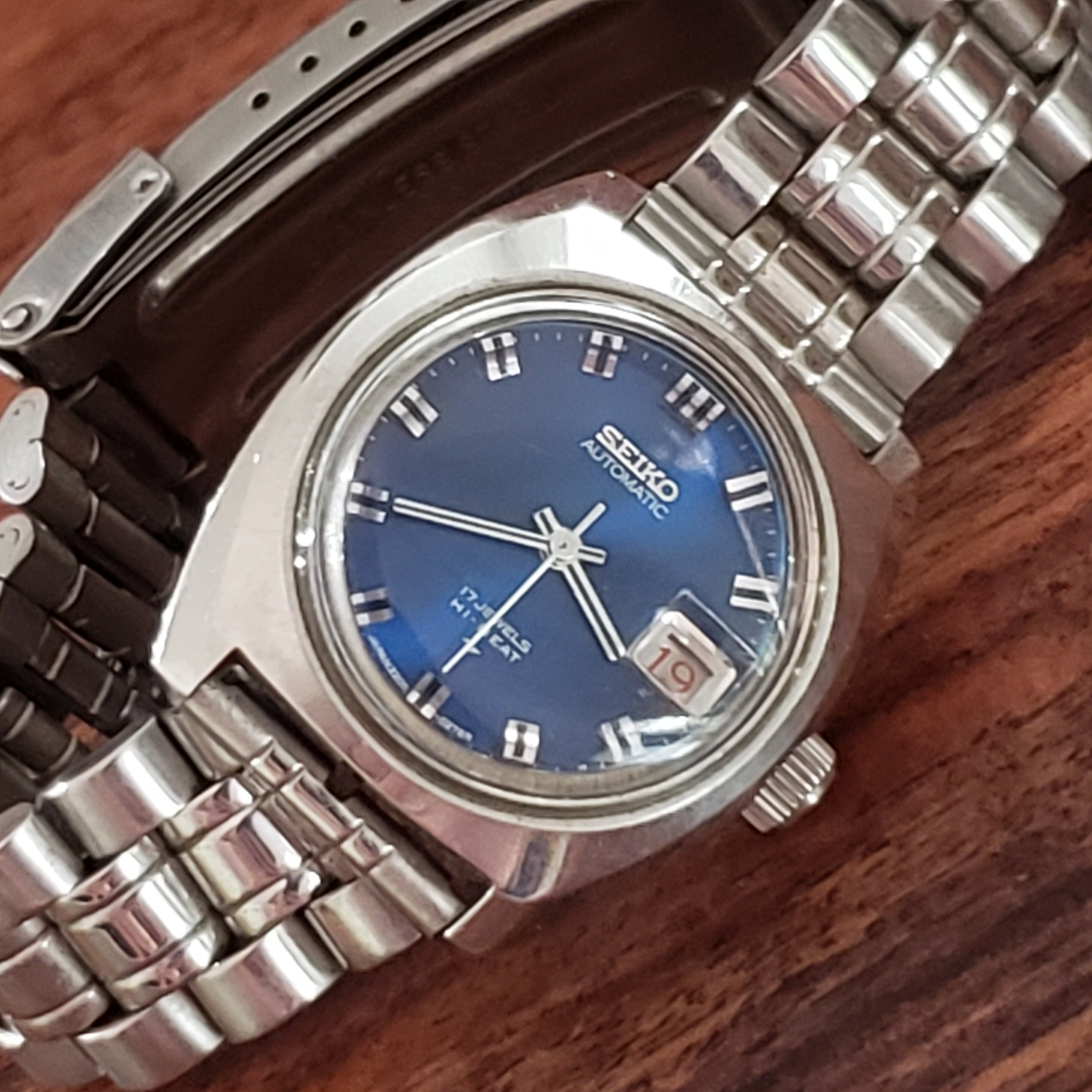 Vintage Seiko Mechanical Hand-Wind Ladies Watch Blue Dial Two-Tone Running 6.5\