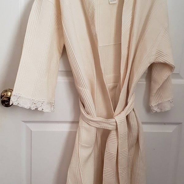 Robe Crabtree & Evelyn Size XS/S Shell Theme Collectible