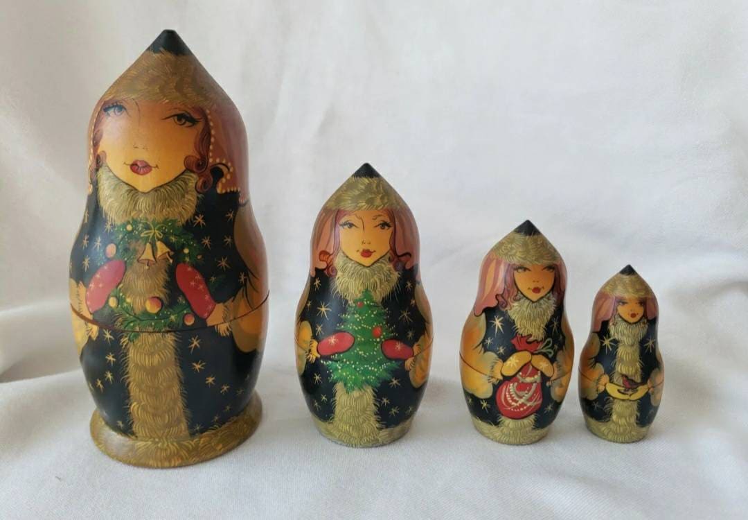 Vintage Nesting Dolls Set of 4 Christmas Decoration Rare Retro