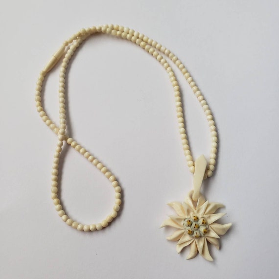 Vintage Necklace Carved Flower Rare Antique Colle… - image 1