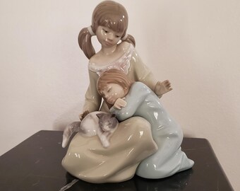 Lladro “little Sister” 1534 Porcelain Figurine Mint Condition