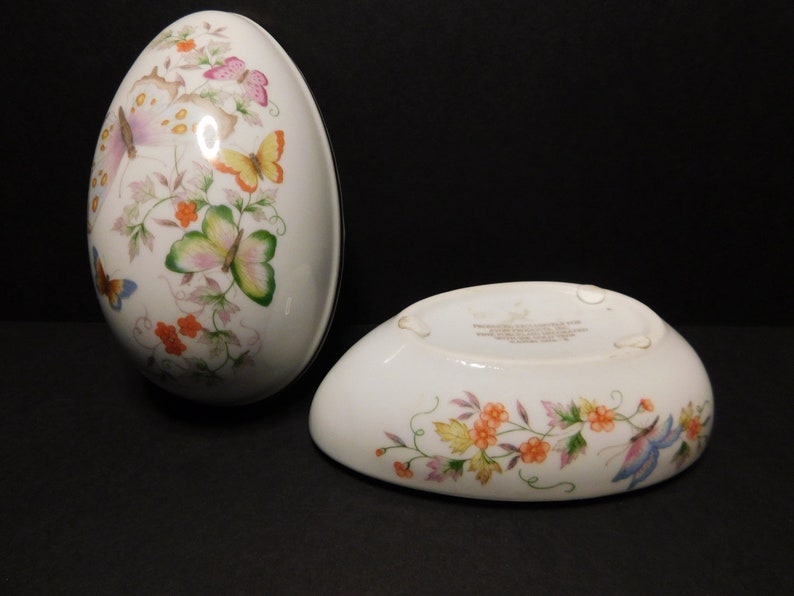 Vintage Fine Porcelain 22K Gold Trim Avon Powder Box Egg