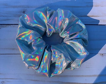 Holographic Scrunchie