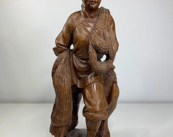 Handgeschnitzte Frau Figur aus Holz