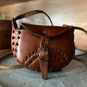 Vintage Tooled Leather Purse Pouch