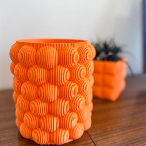 Bubble Vase in Orange – 3D printed, for dried flowers, Dopamine Decor, modern decor in a vibrant, playful style