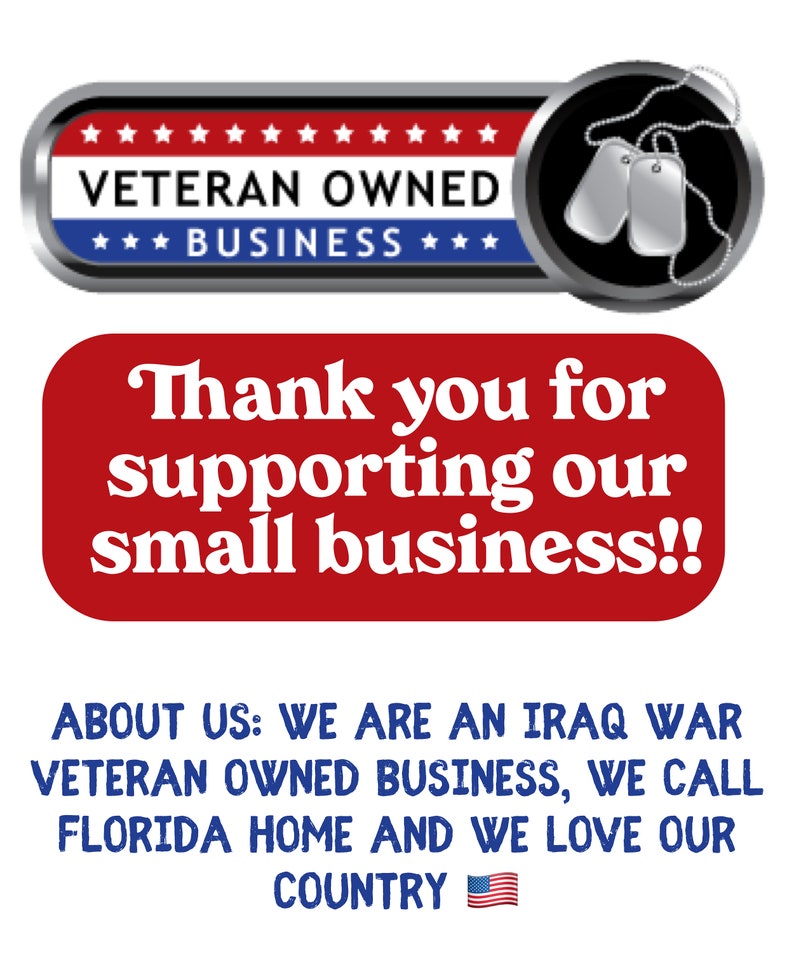 K&ouml;nnte beinhalten: Ein rotes und wei&szlig;es Schild mit dem Text "Veteran Owned Business" und einer Grafik von zwei Milit&auml;rdogtags. Unter dem Schild befindet sich ein rotes Rechteck mit dem Text "Vielen Dank f&uuml;r die Unterst&uuml;tzung unseres kleinen Unternehmens!" und darunter der Text "&Uuml;ber uns: Wir sind ein Veteranenunternehmen aus dem Irak-Krieg, wir nennen Florida unser Zuhause und wir lieben unser Land" mit einer kleinen Grafik der amerikanischen Flagge.