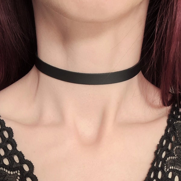 Zwarte choker - eenvoudig - kraag - leerlook, vegan